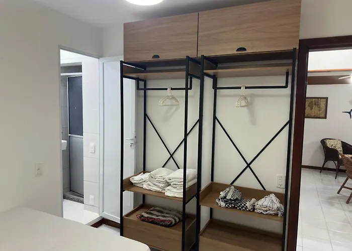 Flat Guarajuba - 3 Quartos 2 Andar A Beira Mar - Pe Areia - Governanca Com Arrumadeira E Wi Fi Inclusos