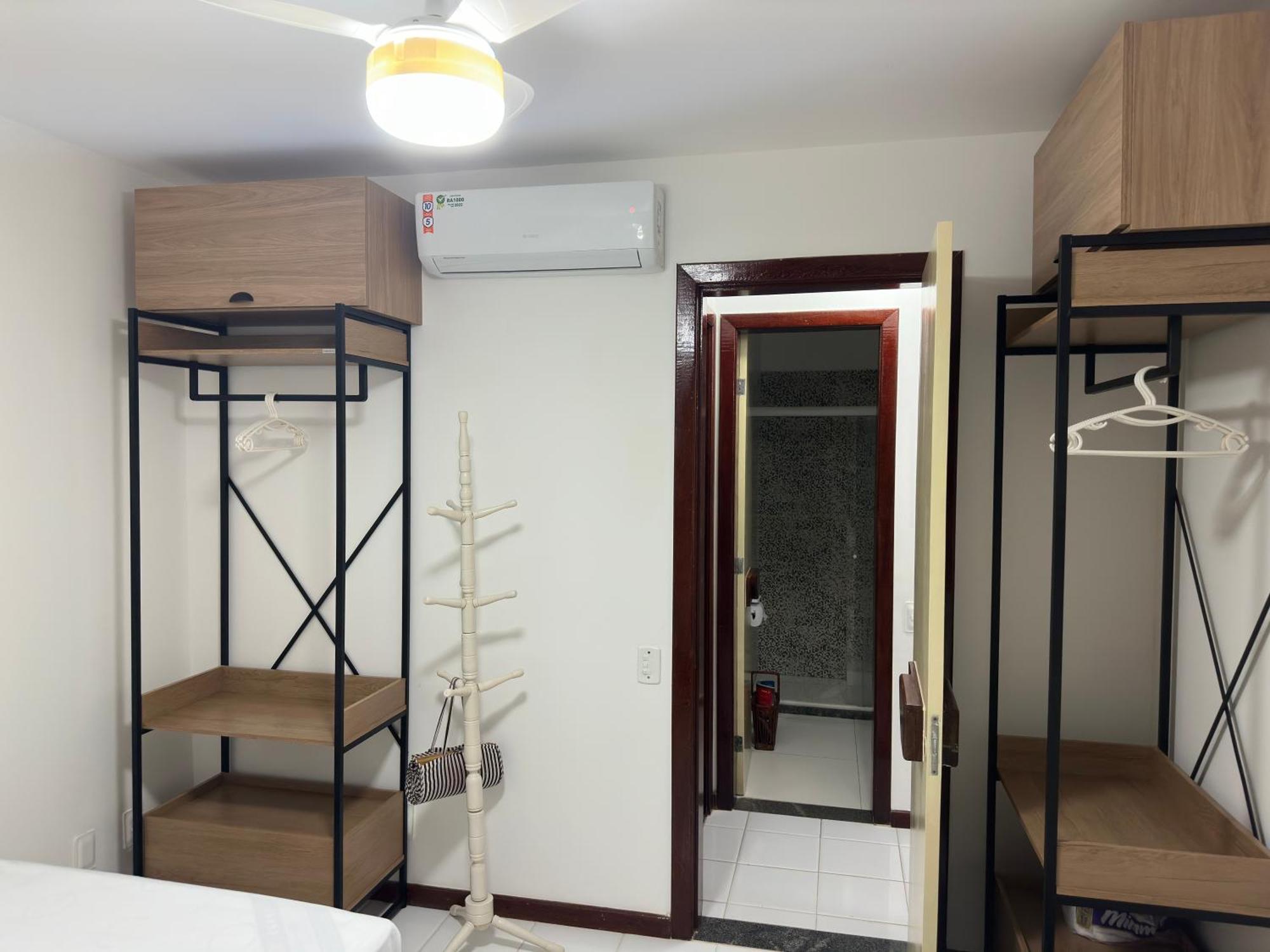Flat Guarajuba - 3 Quartos 2 Andar A Beira Mar - Pe Areia - Governanca Com Arrumadeira E Wi Fi Inclusos * Camassari