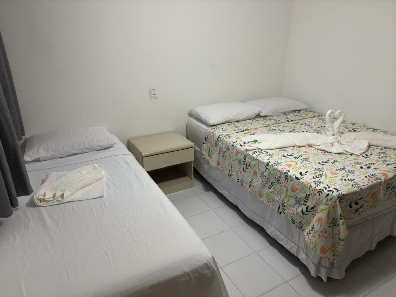 Flat Guarajuba - 3 Quartos 2 Andar A Beira Mar - Pe Areia - Governanca Com Arrumadeira E Wi Fi Inclusos * Camassari